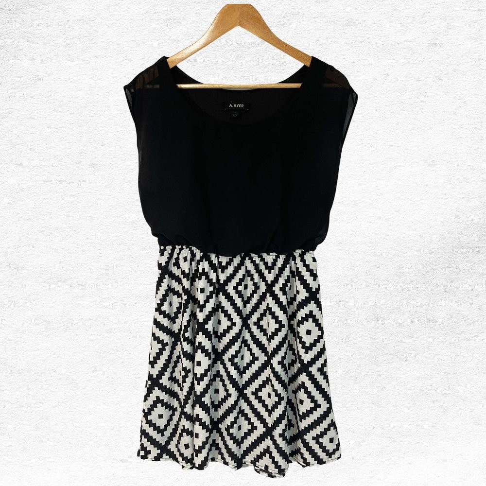 Juniors A Byer Black & White Mini Dress Medium